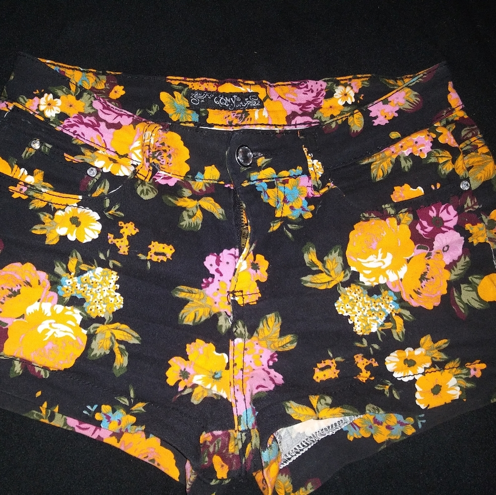 Flower Jean shorts